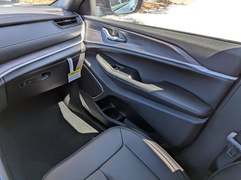 New 2026 Jeep Grand Cherokee L Limited image 22