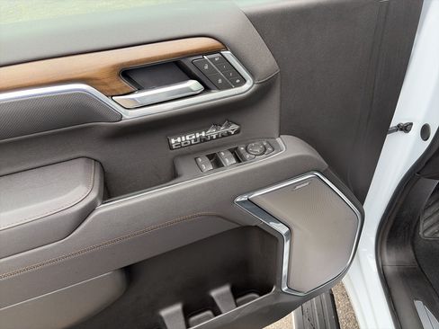 Used 2026 Chevrolet Silverado 1500 High Country w/ High Country Premium Package AWD/4WD image 13