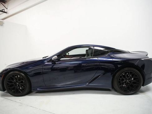 Used 2018 Lexus LC 500 Coupe w/ Touring Package RWD image 3