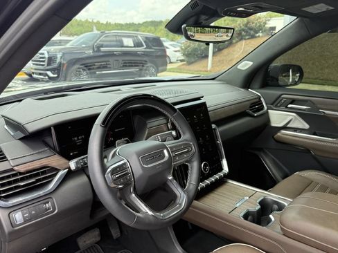 Used 2026 GMC Acadia Denali Ultimate FWD image 10