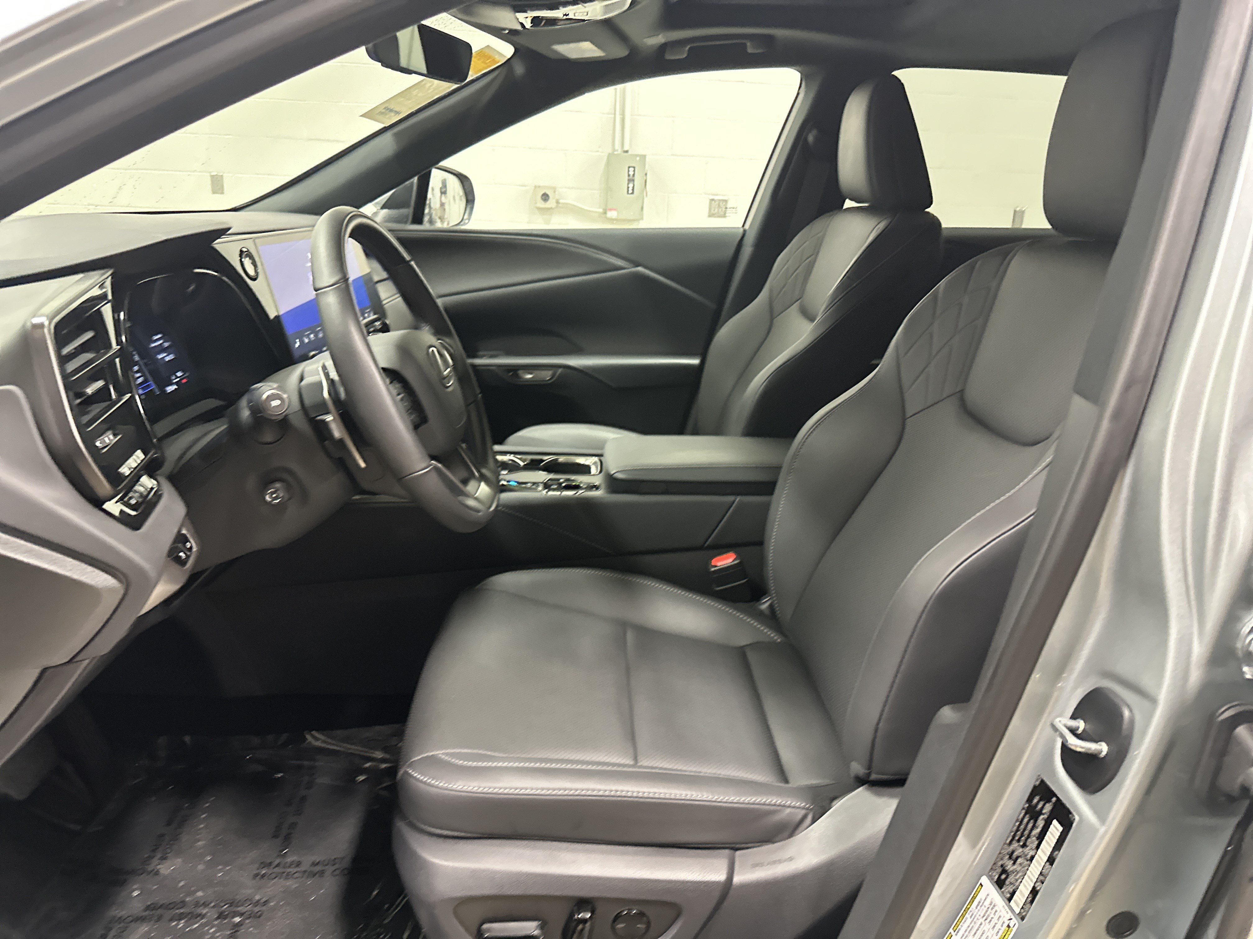 Certified 2025 Lexus RX 350h w/ Accessory Package (K3) AWD/4WD image 18