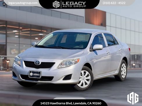Used 2010 Toyota Corolla LE image 1