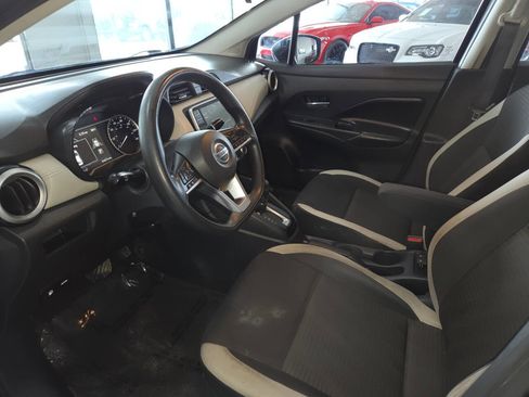Used 2020 Nissan Versa SV FWD image 15