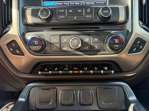 Used 2017 GMC Sierra 2500 Denali w/ Duramax Plus Package AWD/4WD image 32