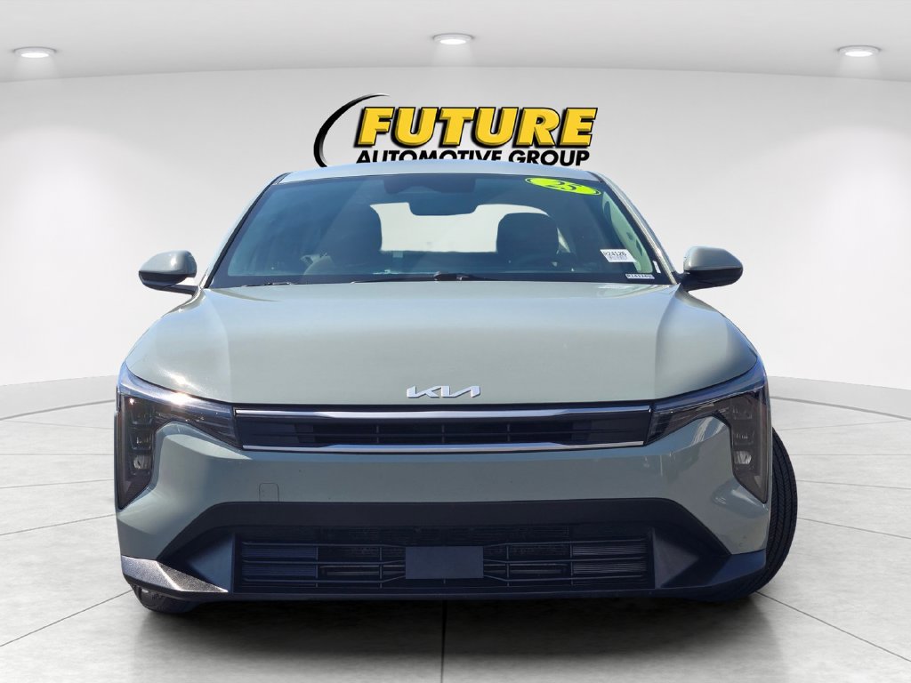 Used 2025 Kia K4 FWD image 2