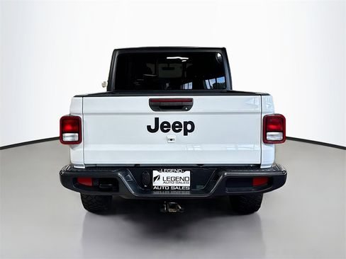Used 2021 Jeep Gladiator Willys image 8