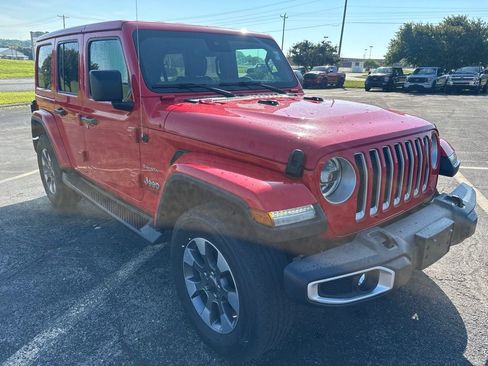 Used 2021 Jeep Wrangler Unlimited Sahara w/ Uconnect 4C Nav & Sound Group AWD/4WD image 3