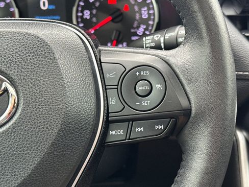 Used 2021 Toyota RAV4 XLE w/ Convenience Package AWD/4WD image 28