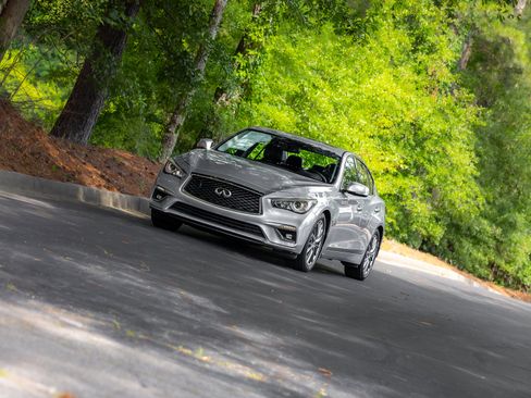Used 2018 INFINITI Q50 Luxe w/ Essential Package (3.0T Luxe) RWD image 46