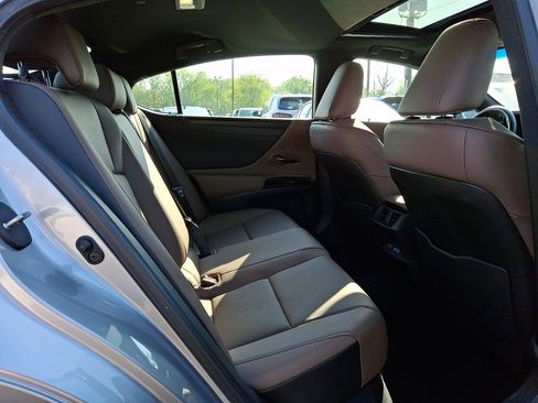 Used 2025 Lexus ES 350 w/ Premium Package image 15