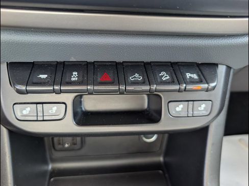 Used 2022 Chevrolet Colorado Z71 RWD image 14