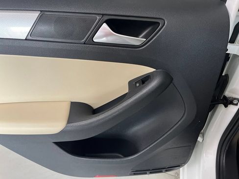 Used 2017 Volkswagen Jetta SE FWD image 52