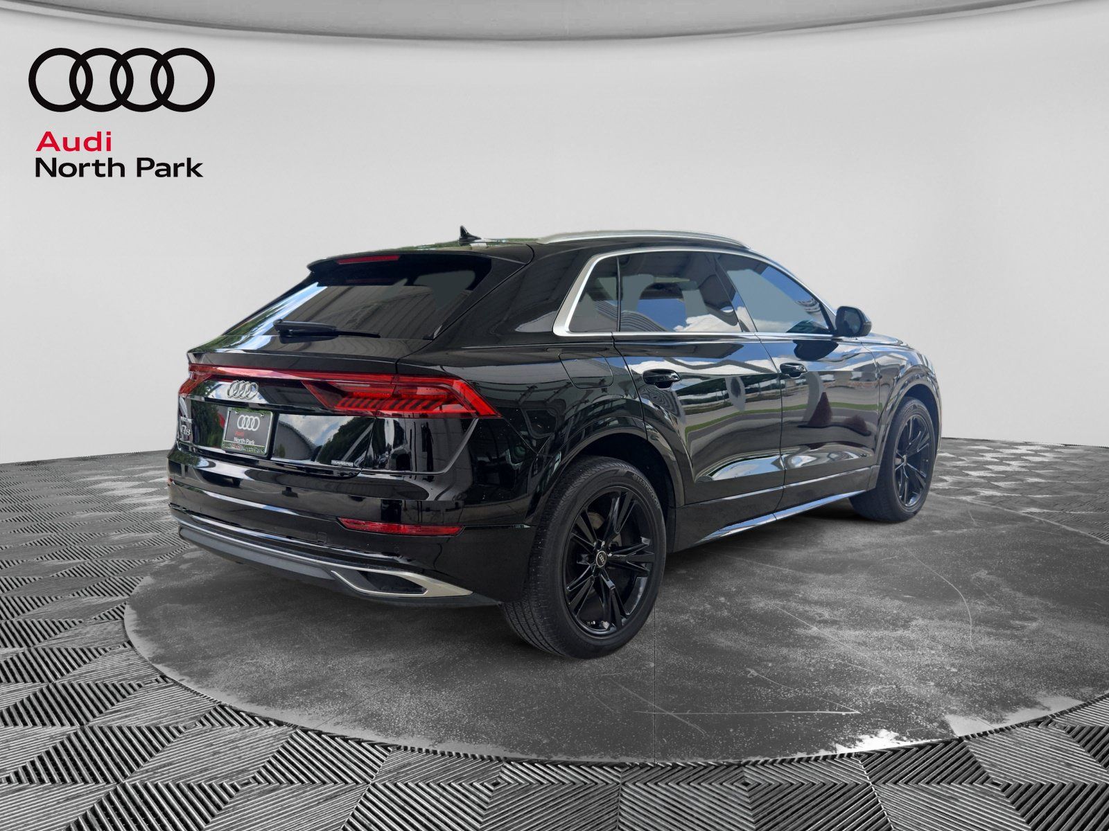 Used 2023 Audi Q8 Premium AWD/4WD image 5