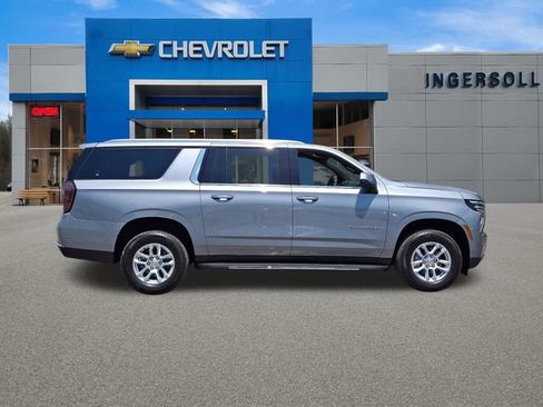 Used 2026 Chevrolet Suburban LT AWD/4WD image 22
