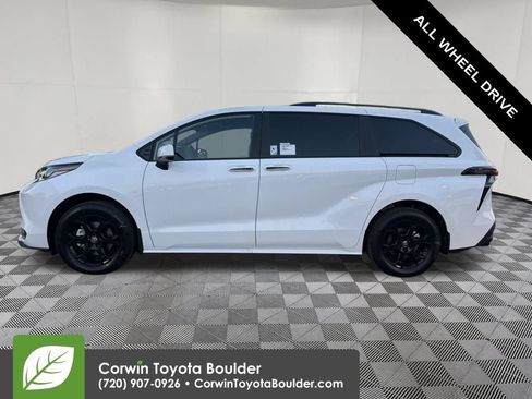 Used 2026 Toyota Sienna XLE Woodland Edition AWD/4WD image 4