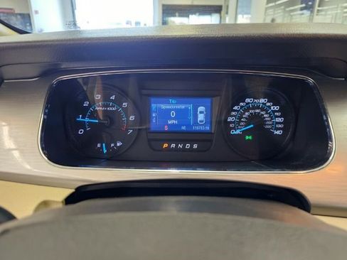 Used 2017 Ford Taurus SEL image 13