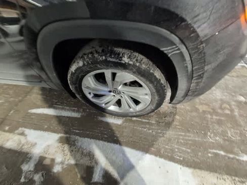 Certified 2023 Volkswagen Atlas SE image 6