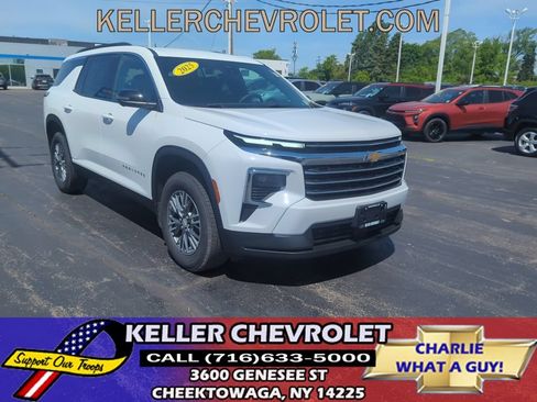 Certified 2025 Chevrolet Traverse LT w/ Driver Confidence Package AWD/4WD image 1
