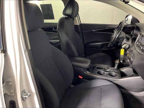 Used 2016 Kia Sorento FWD w/ LX Convenience Package image 9