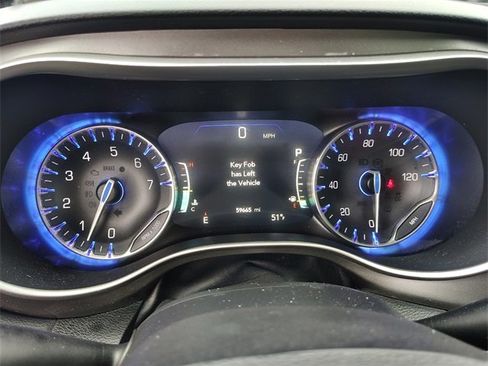 Used 2020 Chrysler Pacifica Touring-L Plus w/ Tire & Wheel Group image 17