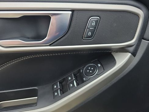 Certified 2022 Ford Explorer XLT w/ Equipment Group 202A image 25