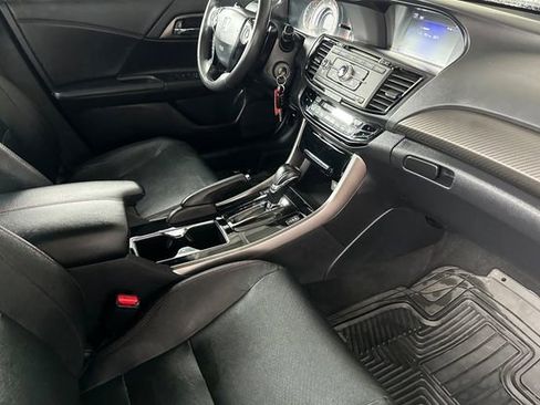 Used 2017 Honda Accord Sport Special Edition image 16