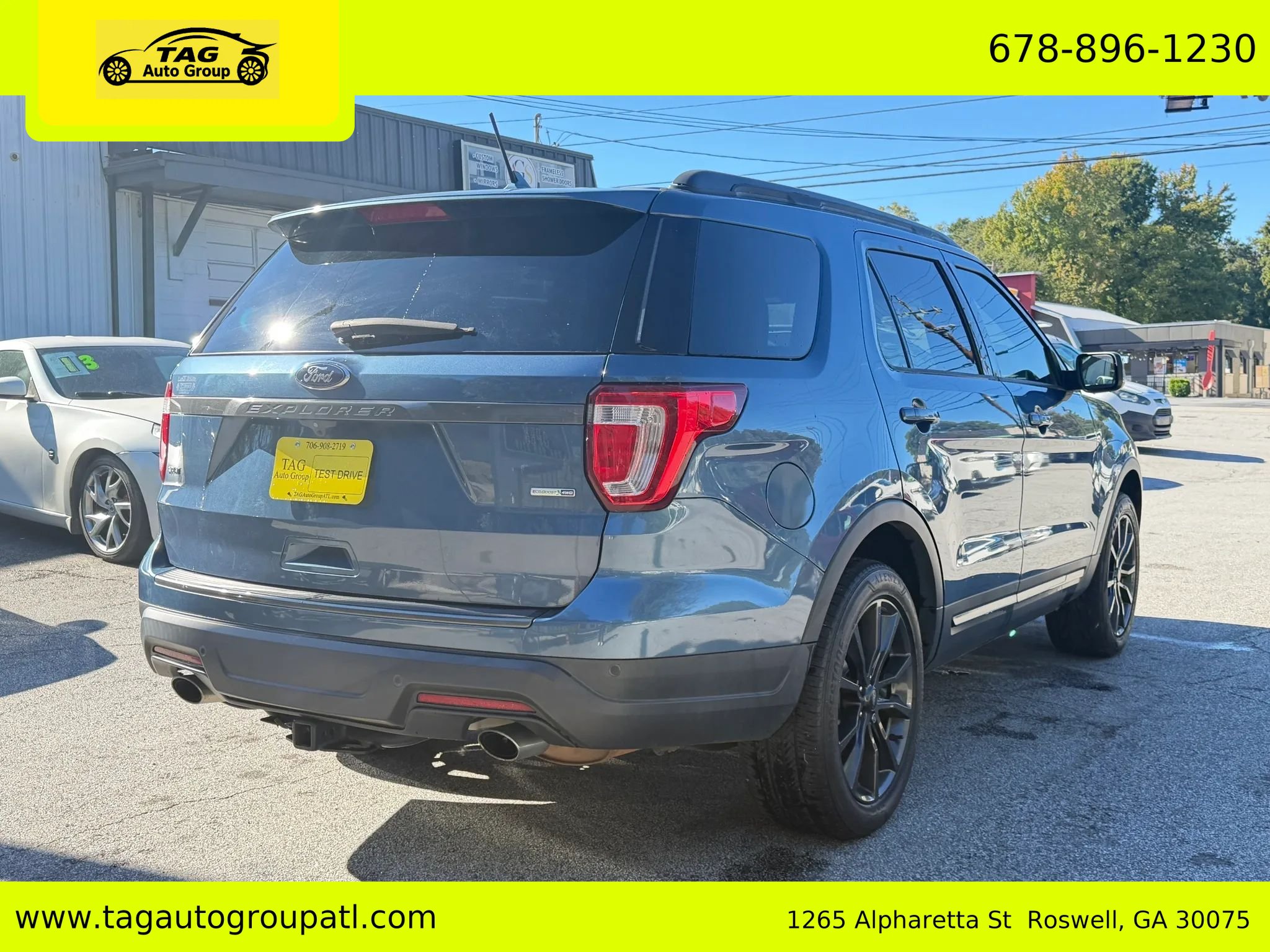 Used 2019 Ford Explorer XLT w/ Equipment Group 202A AWD/4WD image 15