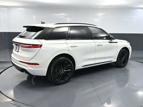 Used 2023 Lincoln Corsair Reserve w/ Jet Appearance Package image 6