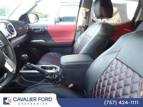 Used 2022 Toyota Tacoma SR5 w/ Technology Package RWD image 7