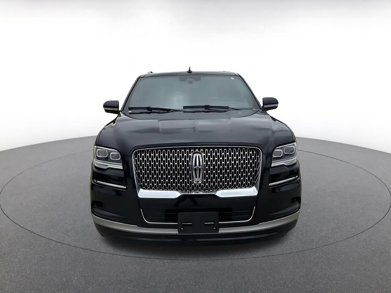 Used 2022 Lincoln Navigator Reserve RWD image 4