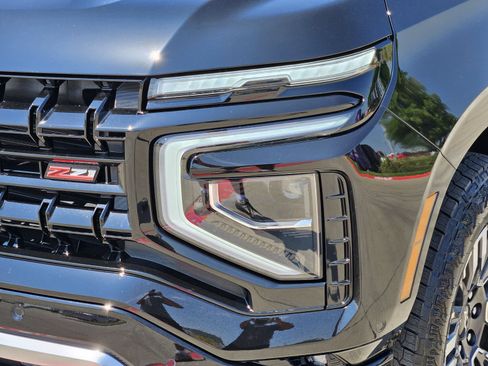 New 2026 Chevrolet Suburban Z71 w/ Comfort Package AWD/4WD image 10