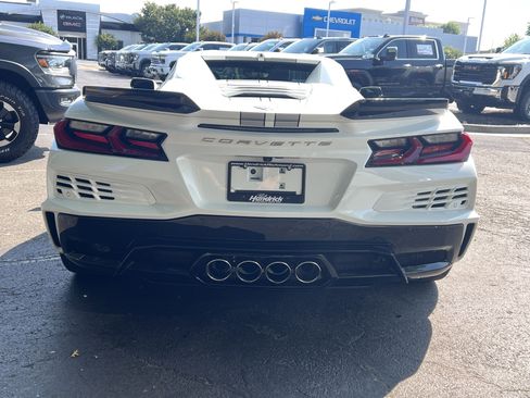 Used 2025 Chevrolet Corvette Z06 w/ Chrome Exterior Badge Package image 9