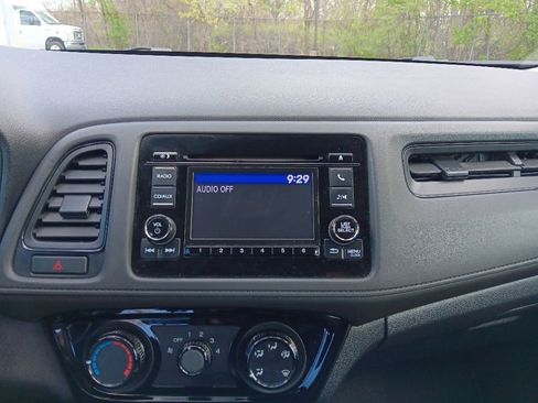 Certified 2017 Honda HR-V LX image 17