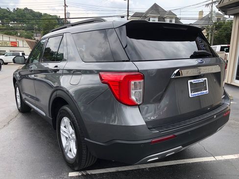 Used 2023 Ford Explorer XLT w/ Equipment Group 202A AWD/4WD image 4