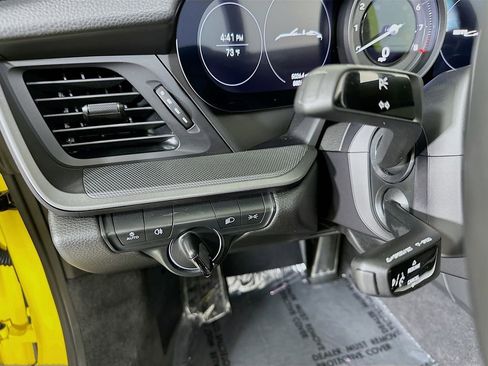 Used 2022 Porsche 911 Carrera image 11