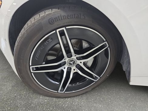 Used 2025 Mercedes-Benz E 350 4MATIC Sedan image 31