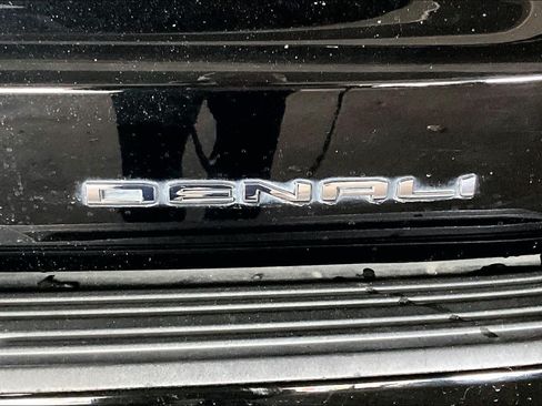 Used 2023 GMC Yukon Denali Ultimate AWD/4WD image 17
