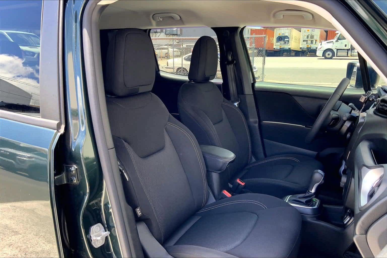 Used 2021 Jeep Renegade Sport FWD image 13