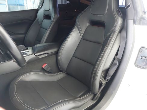 Used 2019 Chevrolet Corvette Stingray Coupe w/ Z51 1LT RWD image 23