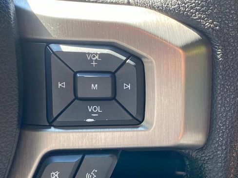 Used 2015 Ford F150 Platinum w/ Equipment Group 701A Luxury AWD/4WD image 21