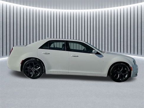 Used 2023 Chrysler 300 S w/ Comfort Group image 5
