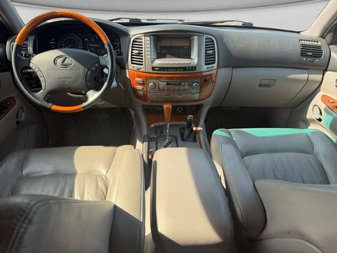 Used 2004 Lexus LX 470 4WD w/ Preferred Accessory Pkg image 25