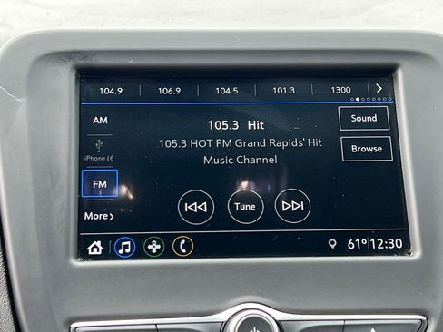 Used 2019 Chevrolet Equinox LS w/ LS Convenience Package FWD image 24