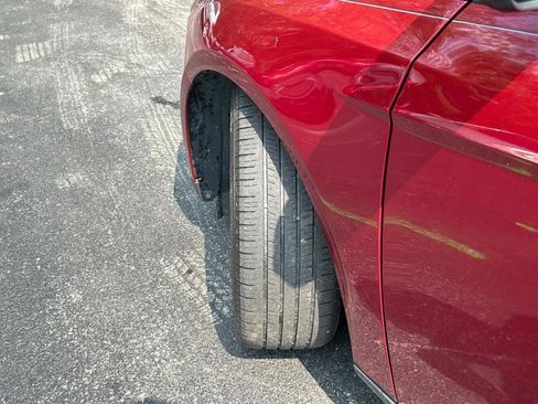 Used 2016 Ford Focus SE w/ SE Power Seat Package image 8