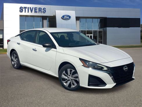 Used 2025 Nissan Altima 2.5 S FWD image 1