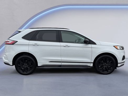Certified 2022 Ford Edge SE w/ Black Appearance Package image 2