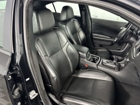 Used 2021 Dodge Charger SXT w/ Leather Interior Group RWD image 4
