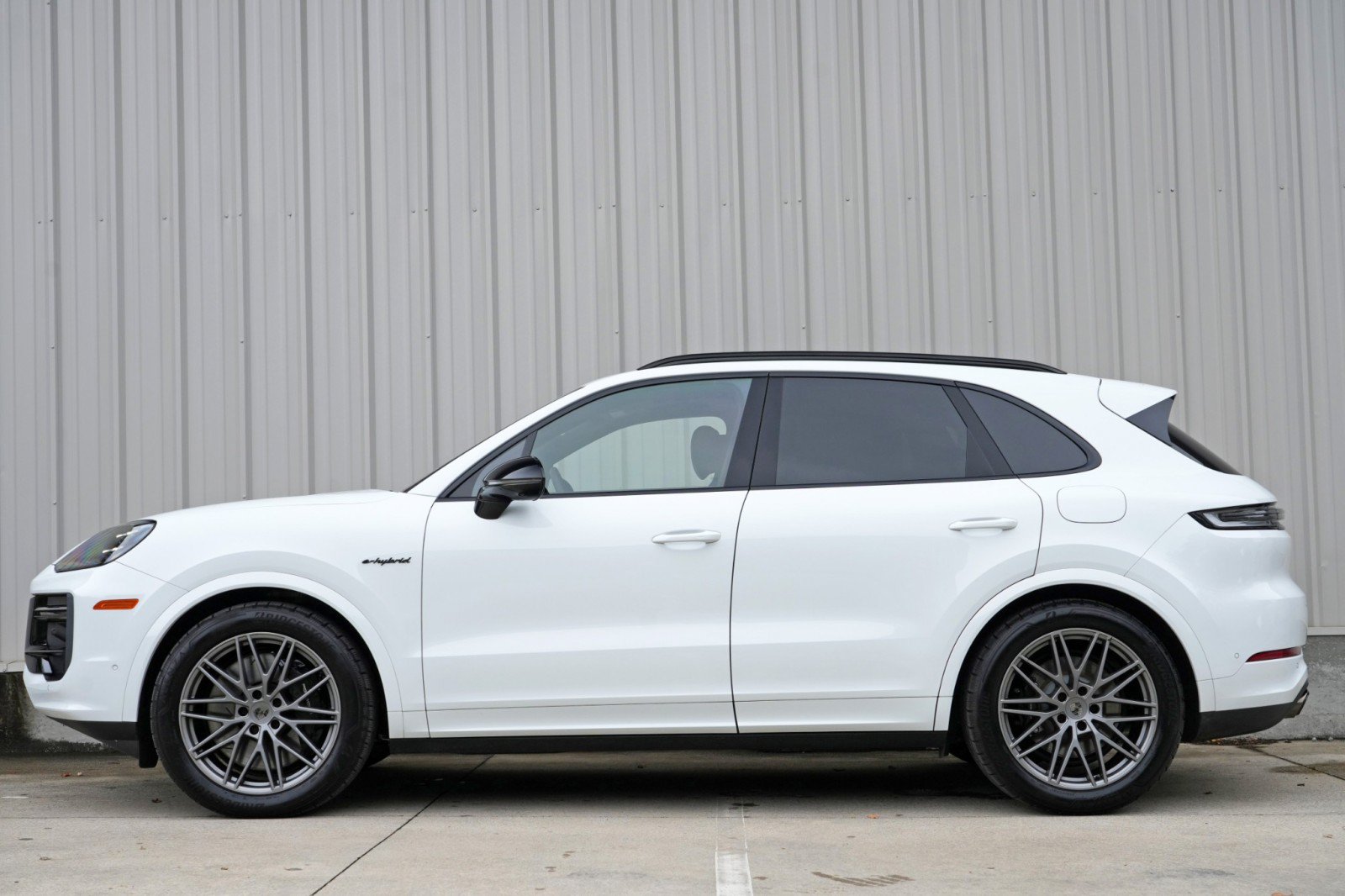 Used 2026 Porsche Cayenne Turbo AWD/4WD image 9