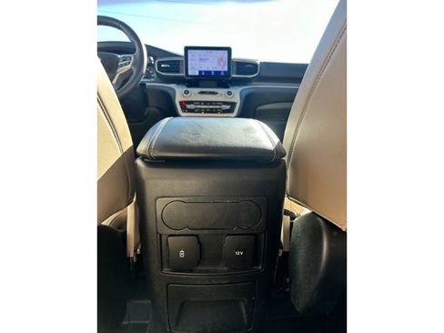 Used 2024 Ford Explorer XLT w/ Equipment Group 202A image 14