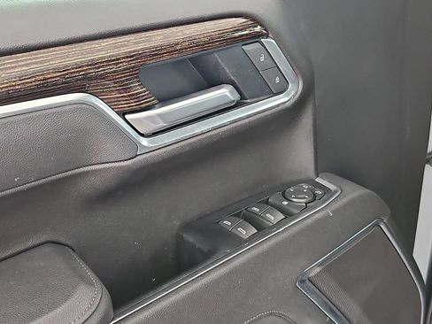 Certified 2025 GMC Sierra 1500 SLE RWD image 15